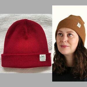 FLANNEL FOXES Beanie Hat